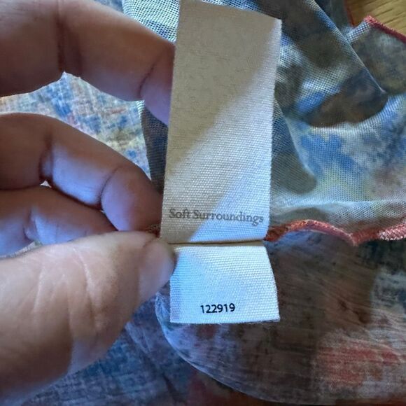 Soft Surroundings sheer watercolor geometric print button-up blouse 2x - Picture 6 of 10